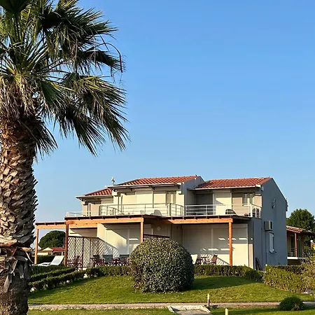 Апартаменты Kalliopi's Maisonettes Palouki